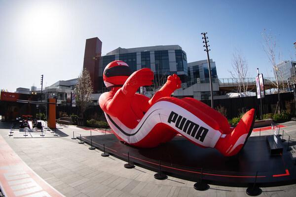 世界杯直播在线观看-轰鸣之外 再启新章 法拉利惠普F1车队车手燃擎PUMA极速现场